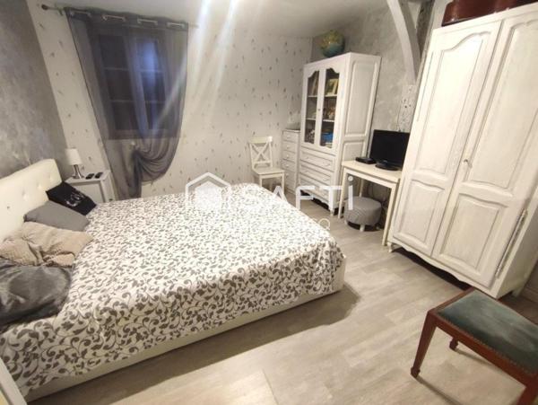 DEUX MAISONS EN CAMPAGNE   AVEC PARC ET PISCINE