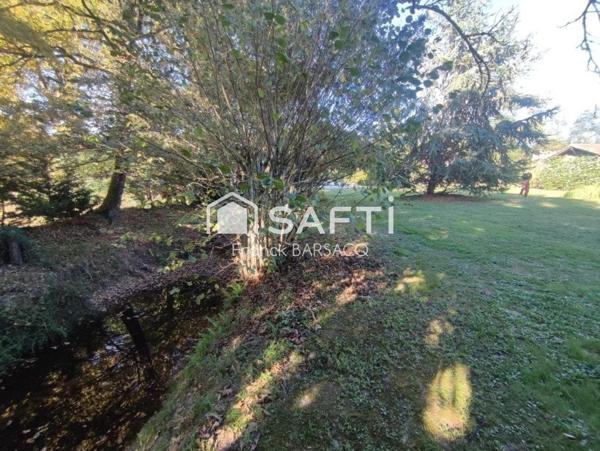 DEUX MAISONS EN CAMPAGNE   AVEC PARC ET PISCINE