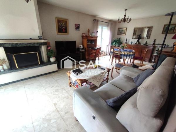 DEUX MAISONS EN CAMPAGNE   AVEC PARC ET PISCINE