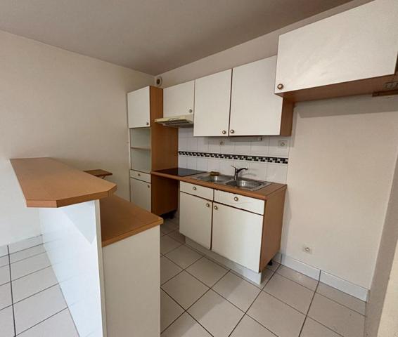 Appartement  T2 PLAGE ET COMMERCES A PIED - STATIONNEMENT - CAVE