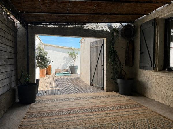 Maison à 2 min de la plage à Saint-Pierre-la-Mer – piscine, vue mer et T3 indépendant