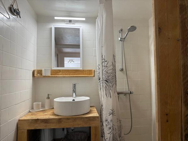 Maison à 2 min de la plage à Saint-Pierre-la-Mer – piscine, vue mer et T3 indépendant