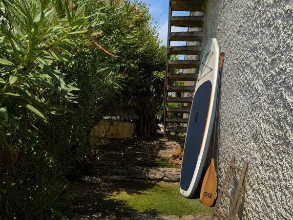 Maison à 2 min de la plage à Saint-Pierre-la-Mer – piscine, vue mer et T3 indépendant