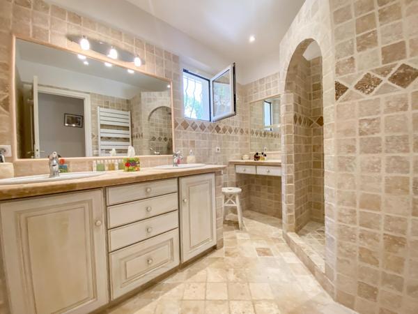 maison à vendre  5 pièces - 152 m2 CAVALAIRE SUR MER - 83