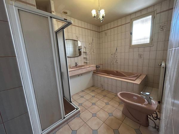 Maison Chantraine 6 pièce(s) 165.9 m2
