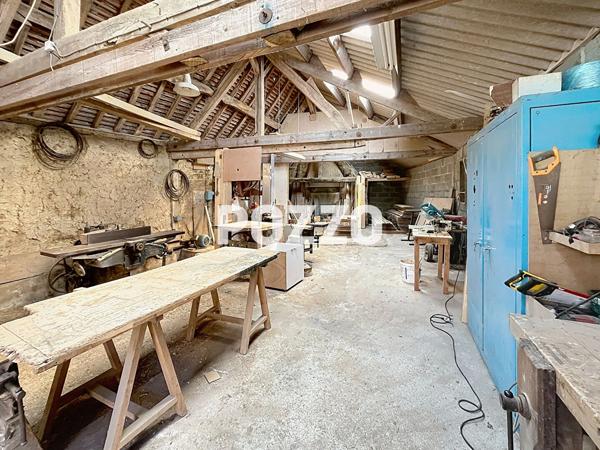 A VENDRE MORTAIN Ensemble Immobilier maison, gîte, dépendance sur 3Ha MORTAIN BOCAGE