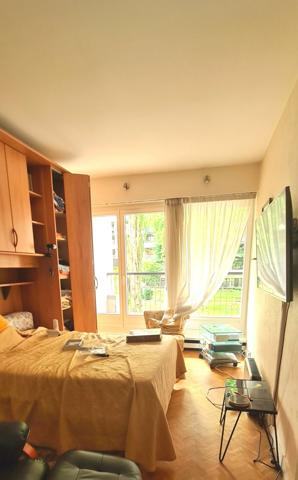 Paris (75016) Grand 2 pièces lumineux avec 2 balcons