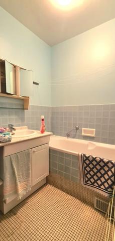 Paris (75016) Grand 2 pièces lumineux avec 2 balcons