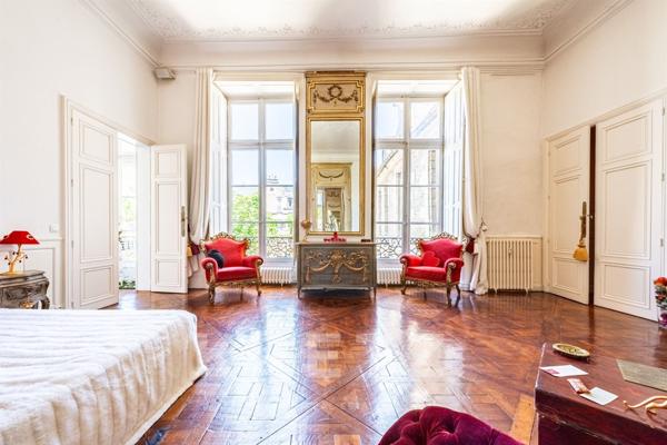 Appartement de réception dans hôtel particulier hyper-centre DIJON