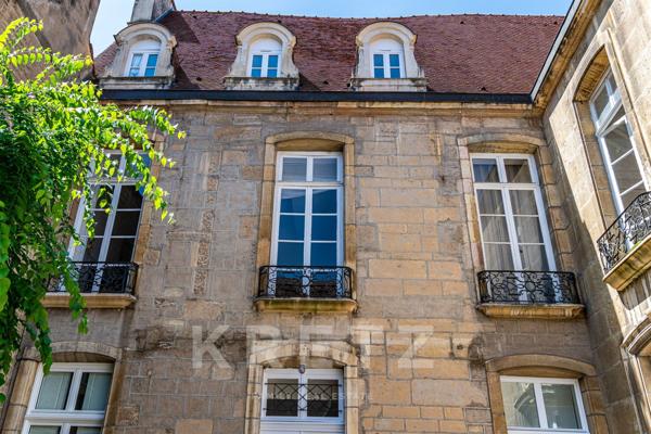 Appartement de réception dans hôtel particulier hyper-centre DIJON