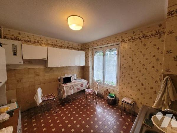 Située sur la commune de Pleurtuit, proche des commerces, transports et école. une maison de 70...