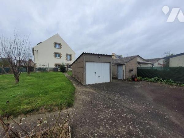 Située sur la commune de Pleurtuit, proche des commerces, transports et école. une maison de 70...