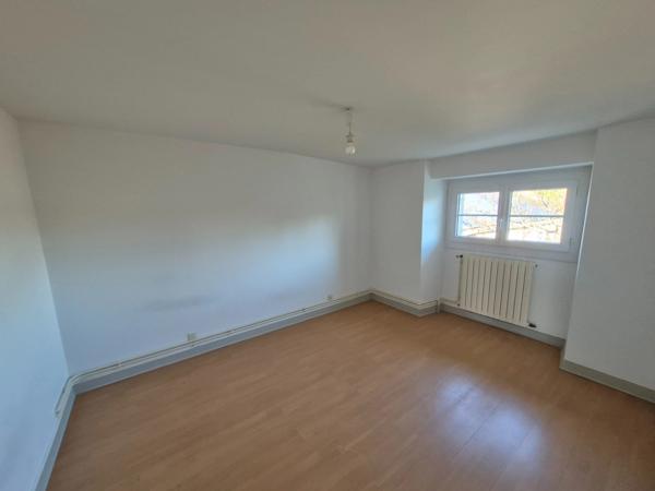 Maison à vendre 5 pièces SAINT SAVINIEN (17)