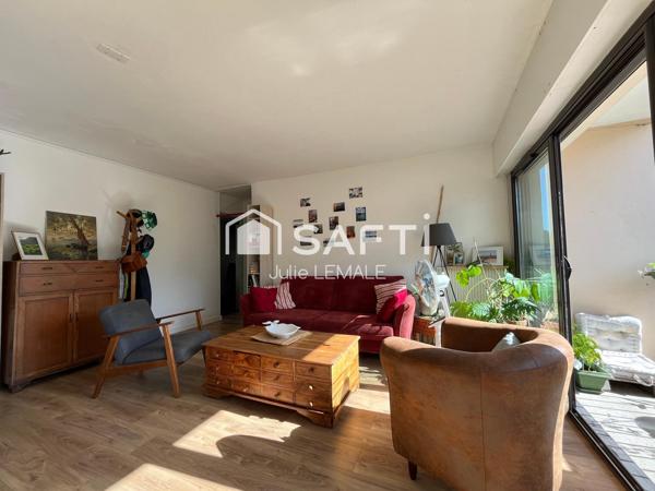 Au dernier étage , Appartement T3 lumineux  dans le secteur recherché de Talence Bagatelle.