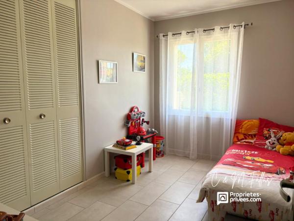 Maison familiale avec appartement indépendant , piscine  garage