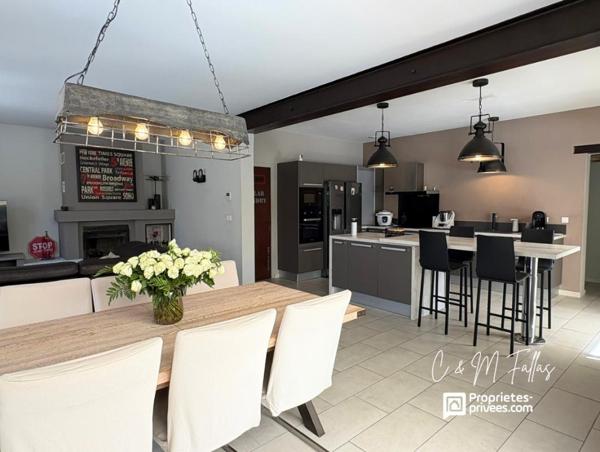 Maison familiale avec appartement indépendant , piscine  garage