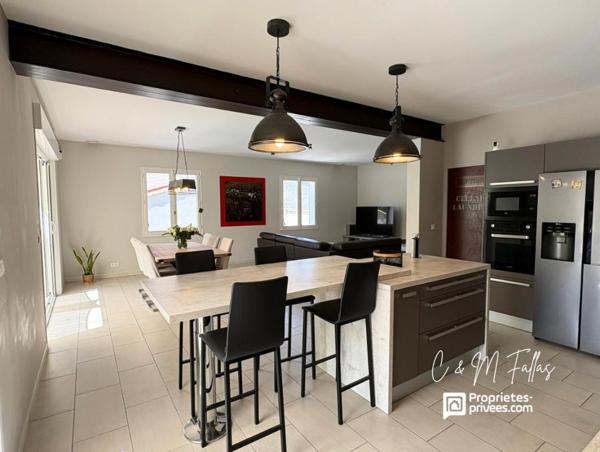 Maison familiale avec appartement indépendant , piscine  garage