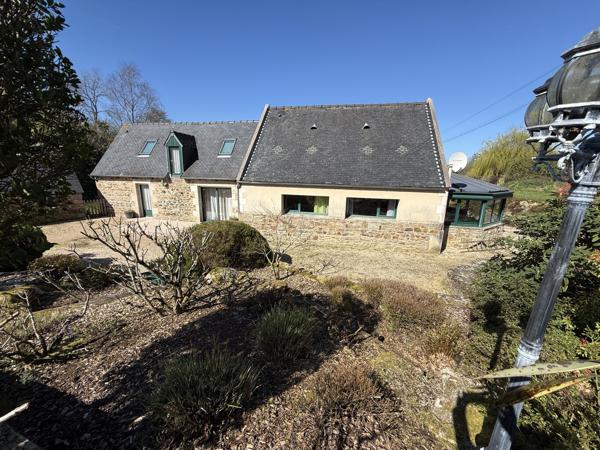 BELLE PROPRIETE EN PIERRES, UNE MAISON PRINCIPALE ET TROIS GITES