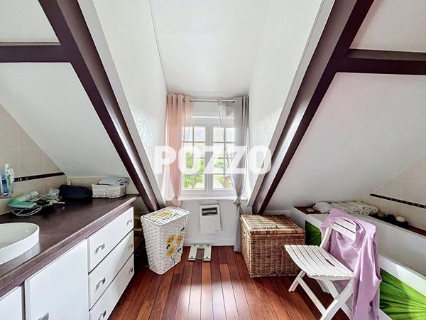 A VENDRE Authentique chaumière normande de 130 m² avec vue dégagée sur la campagne BUAIS LES MONTS