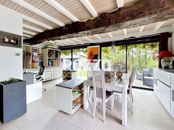 A VENDRE Authentique chaumière normande de 130 m² avec vue dégagée sur la campagne BUAIS LES MONTS