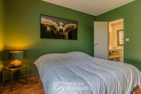 Cocon contemporain niché dans un écrin de verdure avec vue imprenable