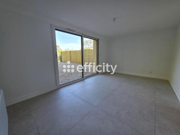 Maison
         6 pièces
        - 188 m² Bien prestige 1 850 000 € *