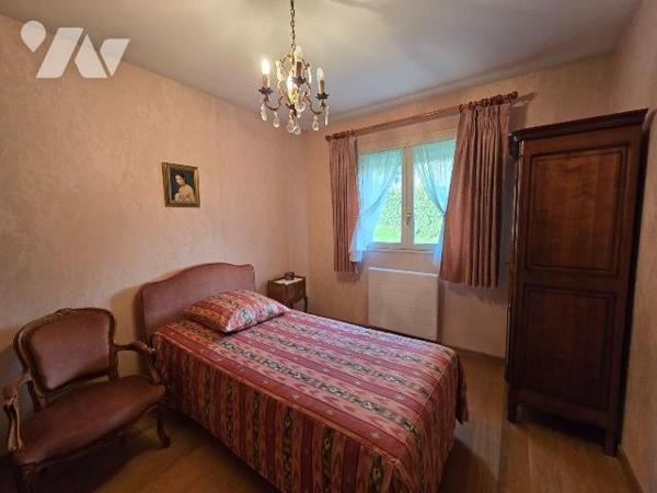 Plein centre, Résidence sécurisée avec espace vert, au R.D.C. un appartement de Type 3, de 65 m...