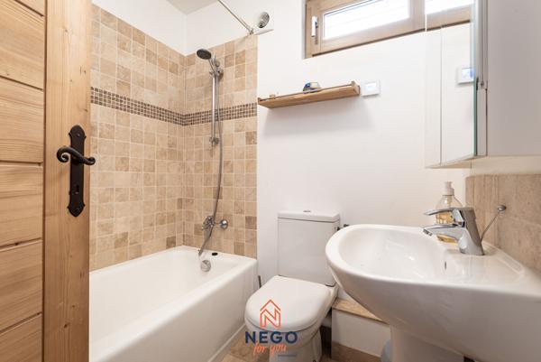 À Vendre - Maison de village 7 pièces - 130 m² - Tincave Bozel