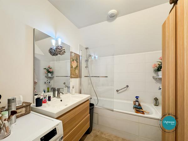 Appartement 5 pièces 96 m² + 20 m² de terrasse + 3 places de stationnement