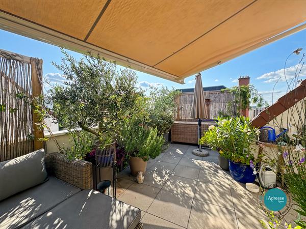 Appartement 5 pièces 96 m² + 20 m² de terrasse + 3 places de stationnement