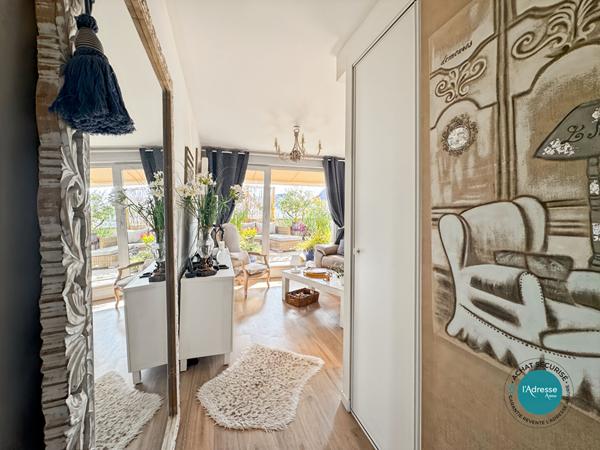 Appartement 5 pièces 96 m² + 20 m² de terrasse + 3 places de stationnement