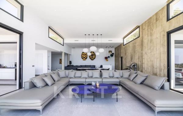 Villa Alba : Villa d’exception sur les hauteurs de St Cyprien en Corse