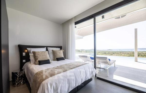 Villa Alba : Villa d’exception sur les hauteurs de St Cyprien en Corse