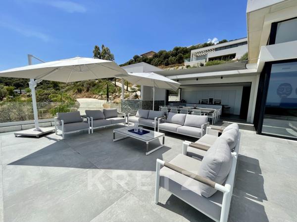 Villa Alba : Villa d’exception sur les hauteurs de St Cyprien en Corse