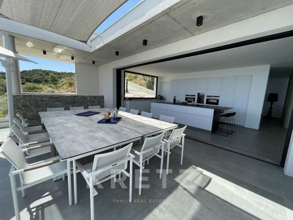 Villa Alba : Villa d’exception sur les hauteurs de St Cyprien en Corse