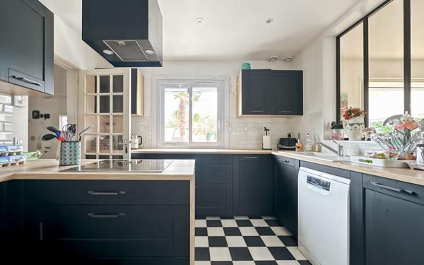 Maison à vendre    6 pièces •  Saulx-les-Chartreux