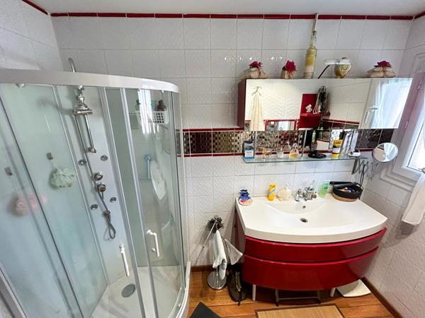 Belle villa 6 pièces 129m2, garage, piscine sur parcelle de 625m2 à Thuir