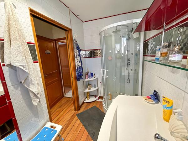 Belle villa 6 pièces 129m2, garage, piscine sur parcelle de 625m2 à Thuir