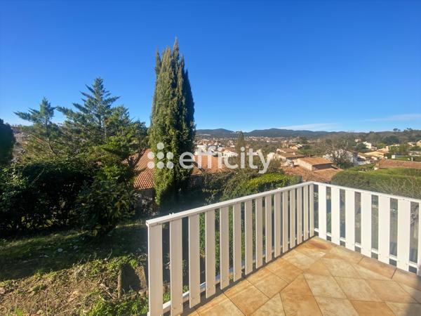 Maison
         5 pièces
        - 104 m² 240 000 € *