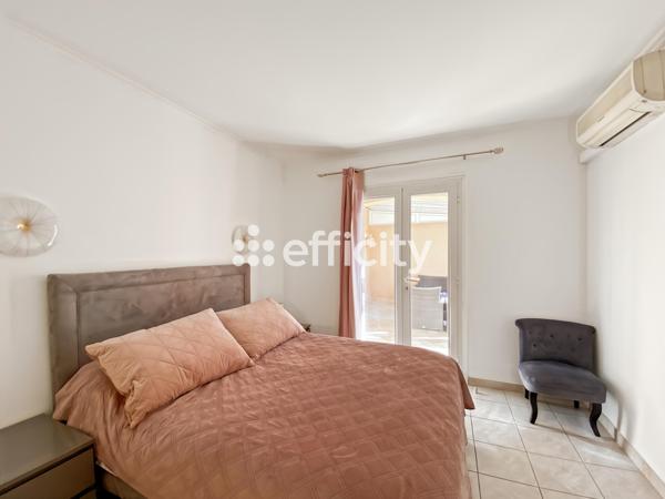 Maison
         5 pièces
        - 104 m² 240 000 € *
