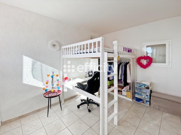 Maison
         5 pièces
        - 104 m² 240 000 € *