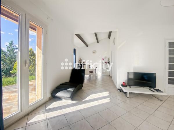 Maison
         5 pièces
        - 104 m² 240 000 € *