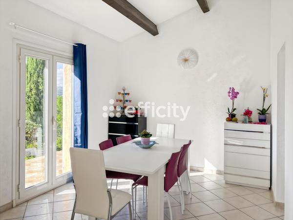 Maison
         5 pièces
        - 104 m² 240 000 € *