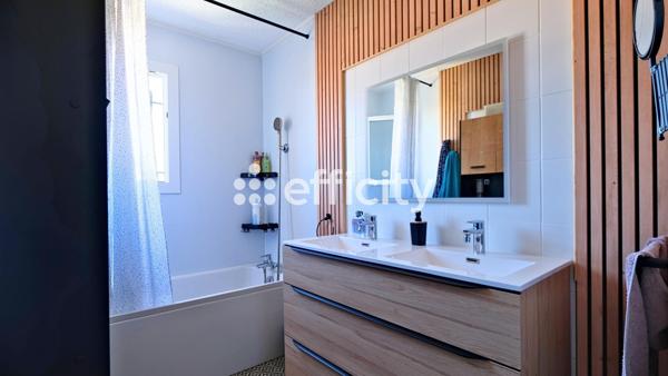 Maison
         5 pièces
        - 131 m² 335 000 € *