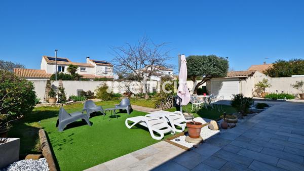 Maison
         5 pièces
        - 131 m² 335 000 € *