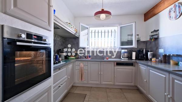 Maison
         5 pièces
        - 131 m² 335 000 € *