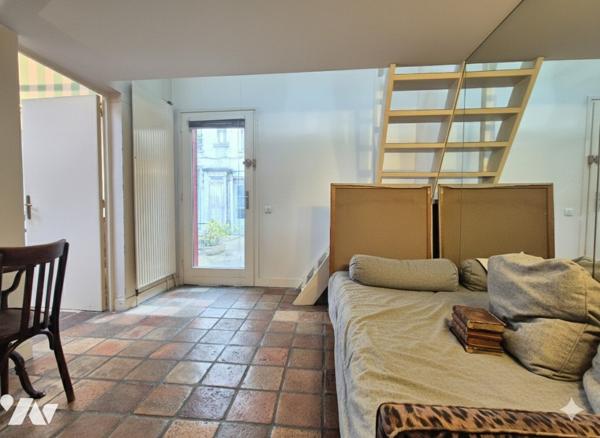 Maison de ville, esprit loft, au calme sur cour.