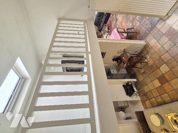 Maison de ville, esprit loft, au calme sur cour.