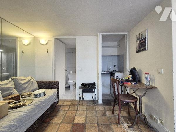 Maison de ville, esprit loft, au calme sur cour.