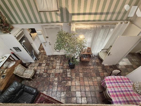 Maison de ville, esprit loft, au calme sur cour.